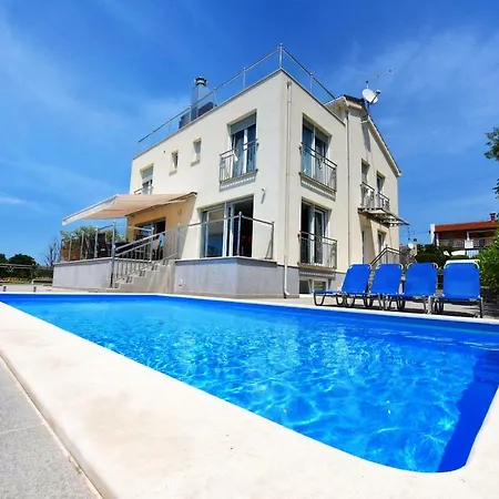 瓦莱里奥别墅 别墅