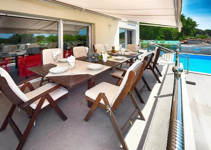 瓦莱里奥别墅 *