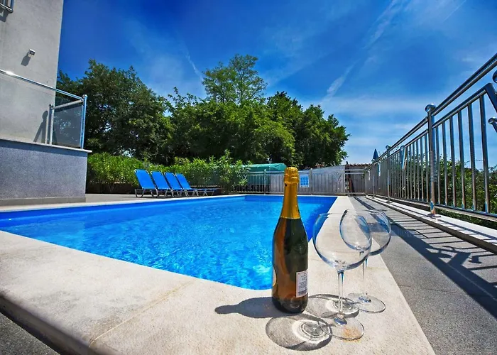 瓦莱里奥别墅 *