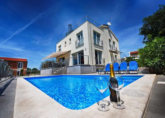 瓦莱里奥别墅 别墅