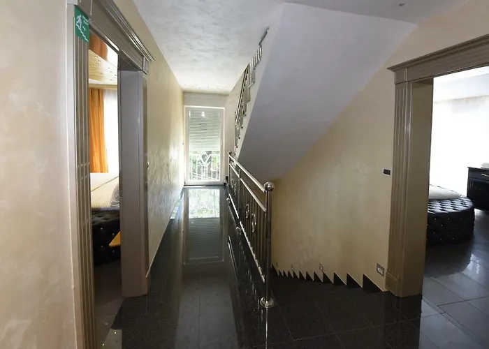 别墅 瓦莱里奥别墅 *